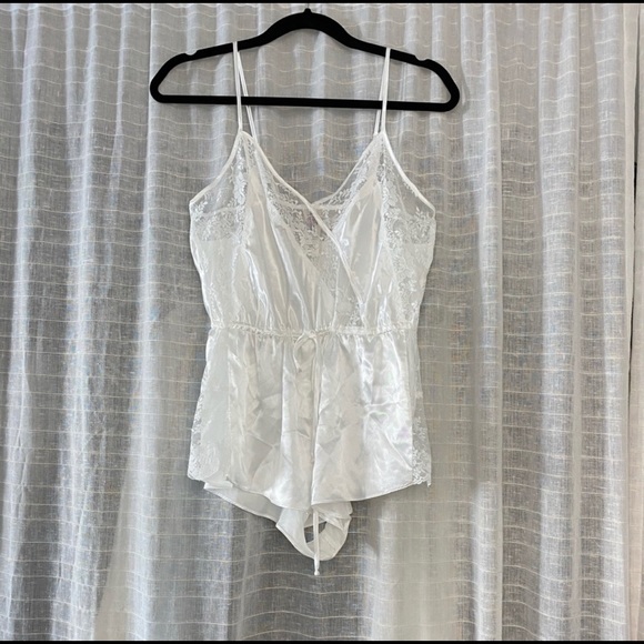 Bundle Set Bodysuit, Satin Romper - Picture 7 of 7